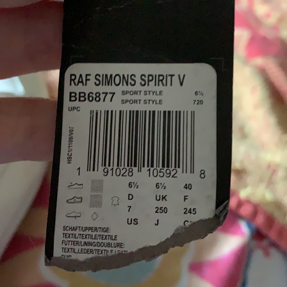 REG $ 550 NWT- Adidas raf simons spirit (men or women) - Picture 7 of 8